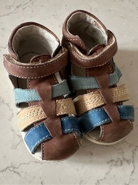 Kickers Baby Leather Sandals (Size 5)
